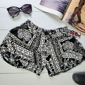 Tropical Shorts Tribal Floral Print
